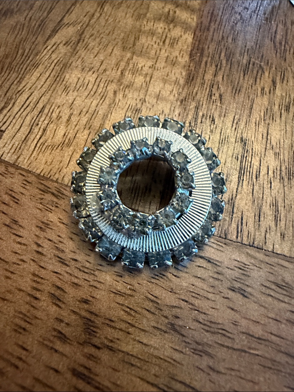 Sweet Classic Round Crystal Brooch in Silver-Tone